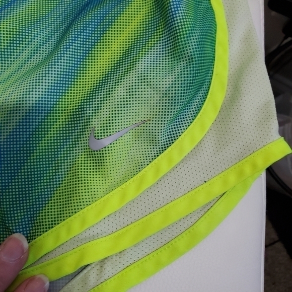 NIKE Dri-Fit Shorts - Picture 2 of 7